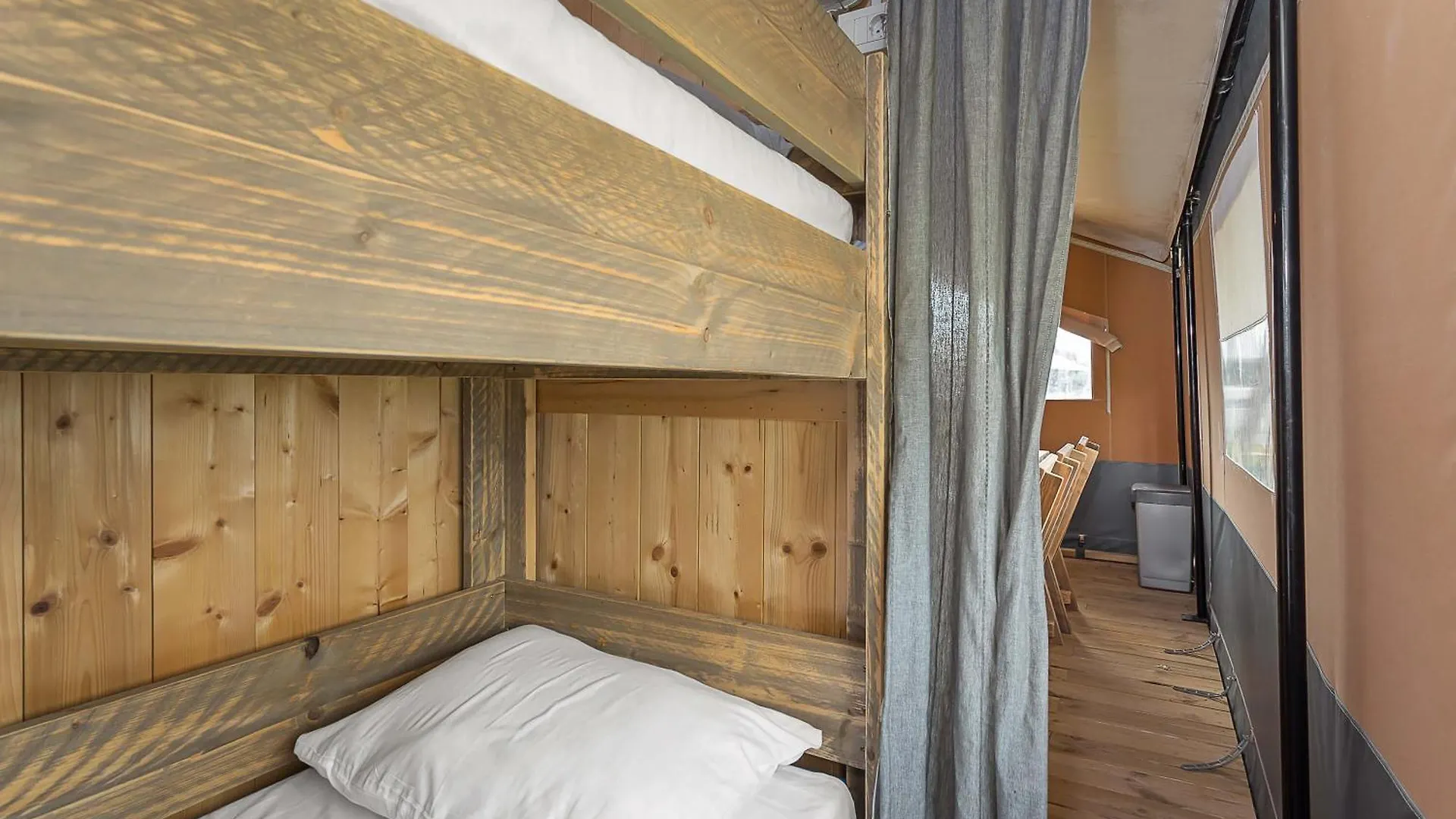 Easyatent Camping Valkanela Vrsar 4*,
