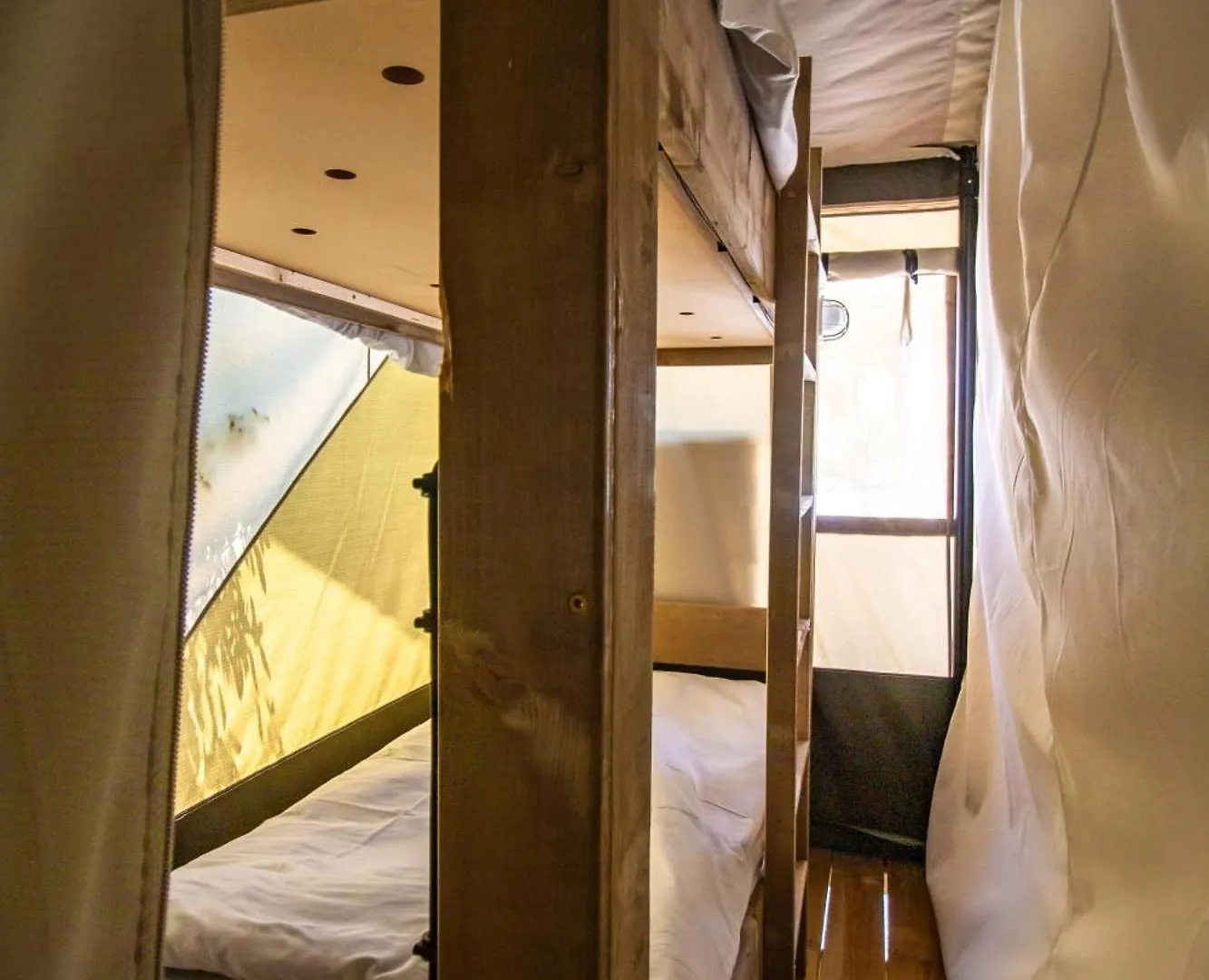 **** Vakantiepark Easyatent Camping Valkanela Vrsar Kroatië