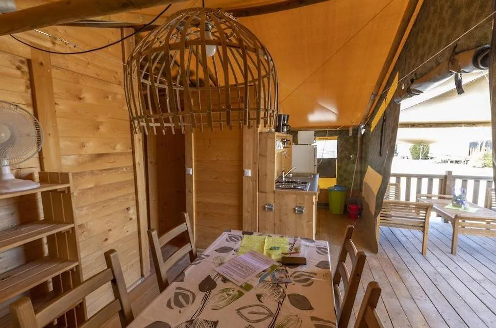 Easyatent Camping Valkanela Vrsar 4*,  Kroatië