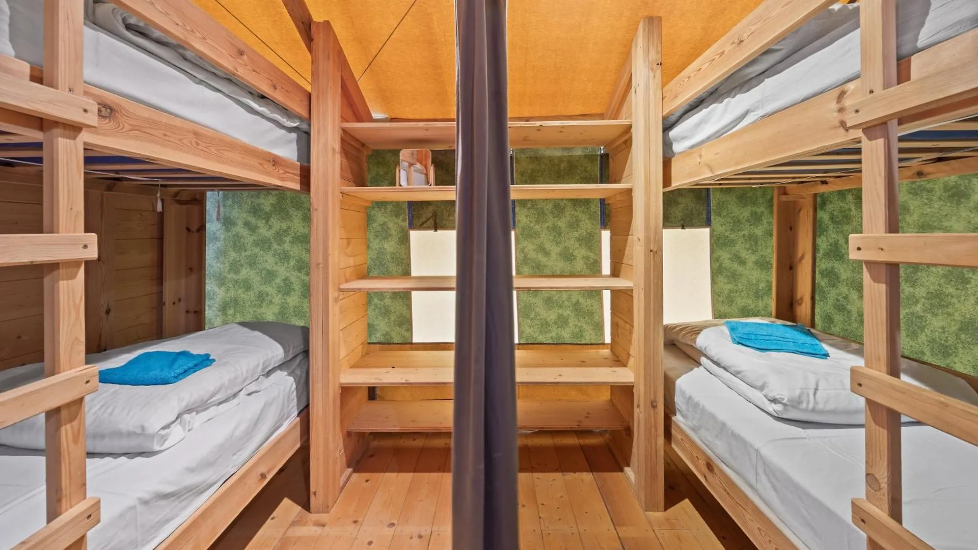 Easyatent Camping Valkanela Vrsar 4*,
