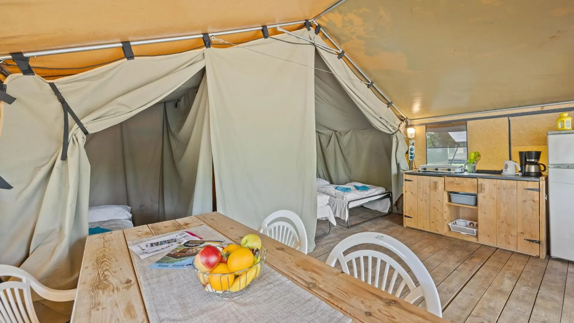 Easyatent Camping Valkanela Vrsar 4*,