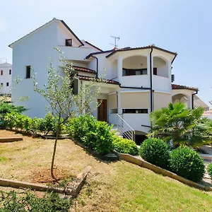 Gloria Apartment